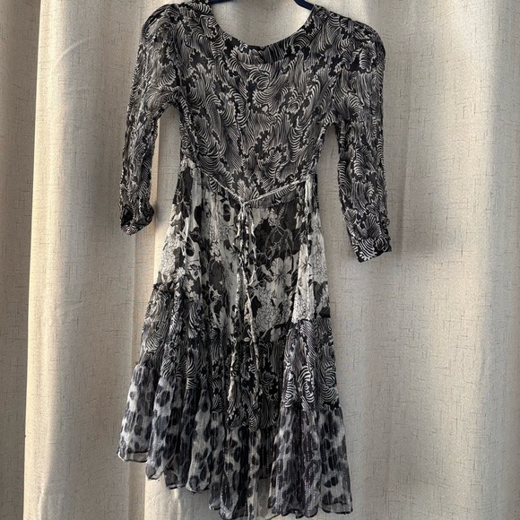 kimchi & blue Black and White Sheer flirty Dress. Multi-patterned.Likely size XS - Picture 3 of 10